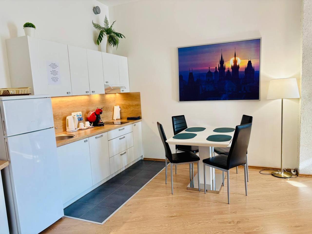 Maria Apartments - Free Parking Praag Buitenkant foto