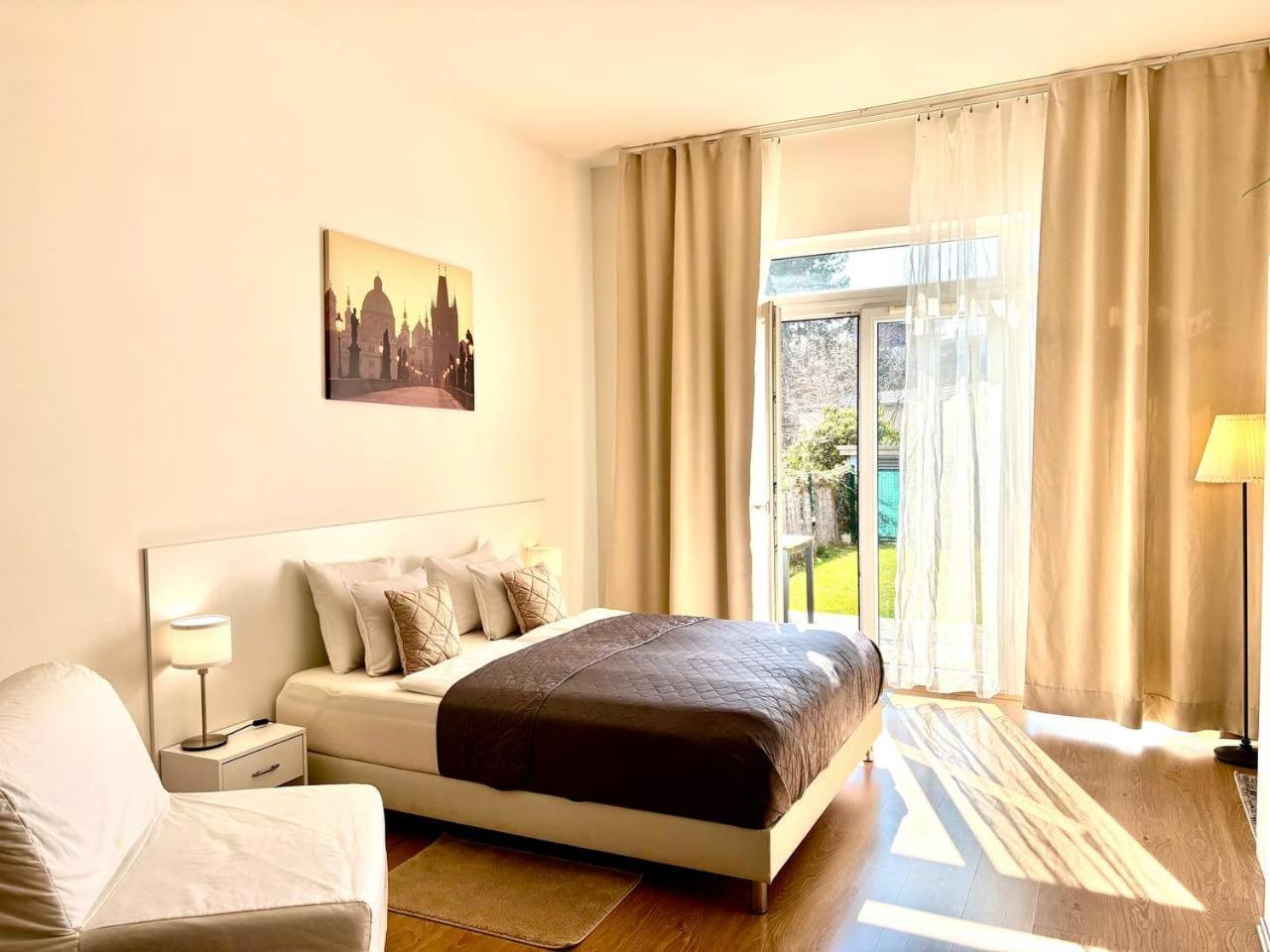 Maria Apartments - Free Parking Praag Buitenkant foto